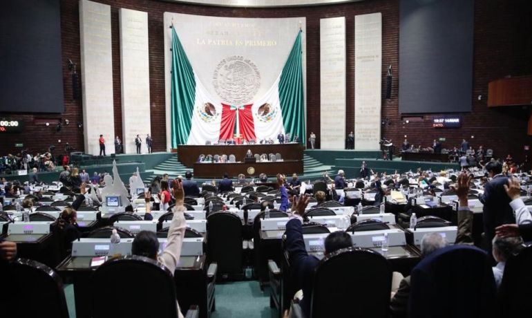 NACIONAL Diputados avalan en lo general y en lo particular el dictamen para revocación de mandato; va al Senado